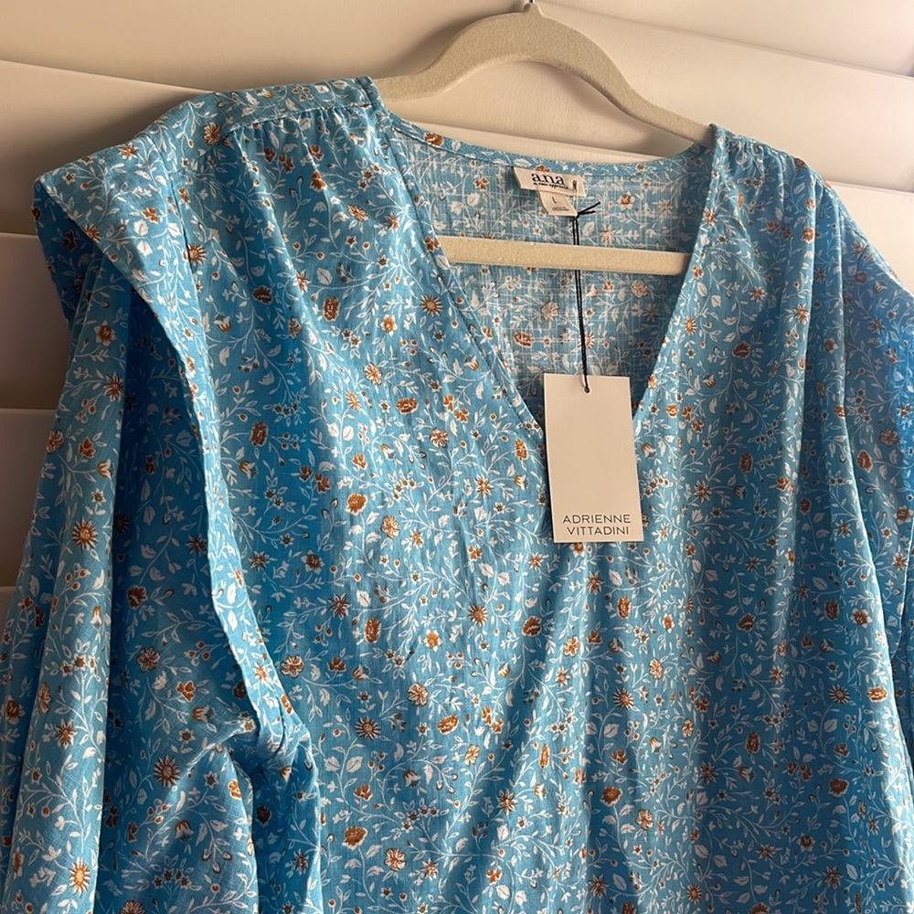 Women blouse size L, lightweight floral patterns - Picture 6 of 9